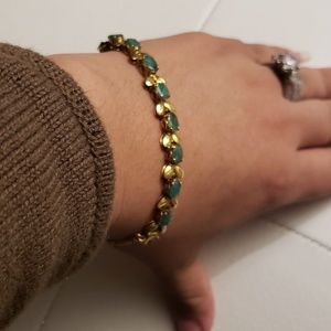 18k solid gold with jade stones